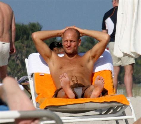 Galerija Slika Woody Harrelson Na Pla U Poveo Nepoznatu Plavu U Sata