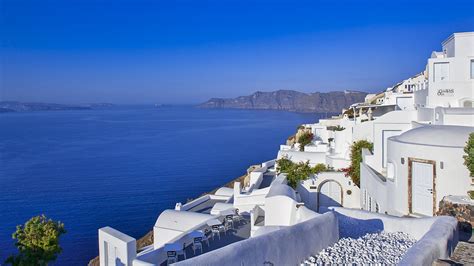 Amazing 5 Star Hotel in Santorini with Sea-Views - Canaves Oia