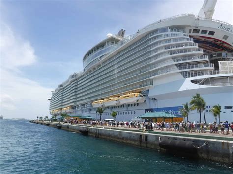 The Top 10 Biggest Cruise Ships In The World Cruise The Waves