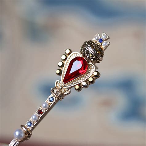 queen  hearts scepter