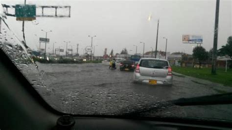 Lluvias En Bogotá Inundaciones En Viviendas Y Vías Por Intenso Aguacero En Bogotá Bogotá