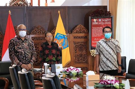 Gubernur Bali Wayan Koster Saksikan Pengukuhan Gelar Profesor Kepada