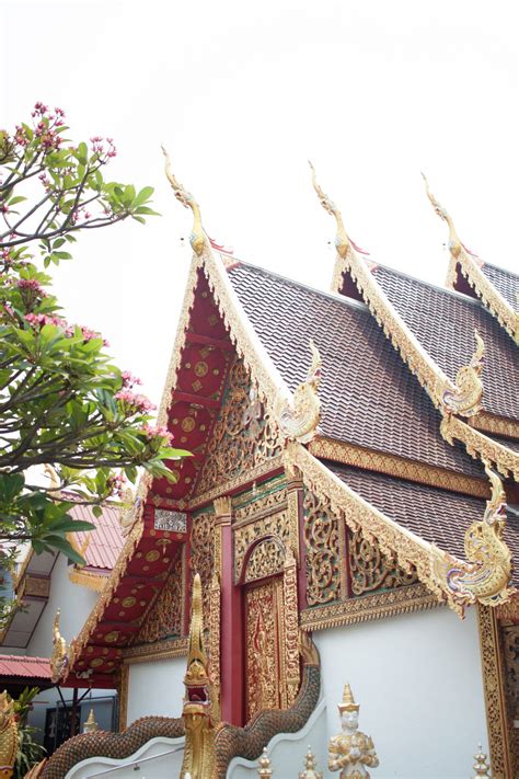 Buddhist Temples in Chiang Mai, Thailand | Lush to Blush