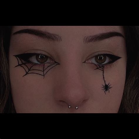 #easymakeupideas #halloweenmakeup #spiderweb #spooky Eyeliner Ideas, Eyeliner Styles, Makeup ...