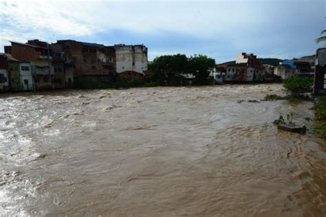 Chuva Segue Causando Mortes E Estragos Em Mg