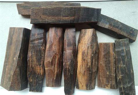 Jual Chips Agarwood Kayu Gaharu Buaya Grad A Coklat Kehitaman Paket 500