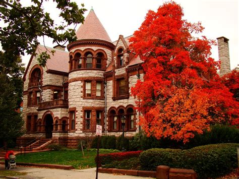 11 Gorgeous Photos Of Fall Foliage On College Campuses Brown