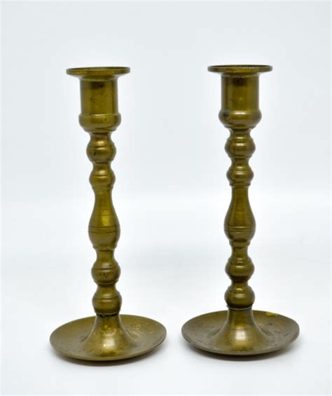 Par de castiçais candelabros em bronze Medem 18cm