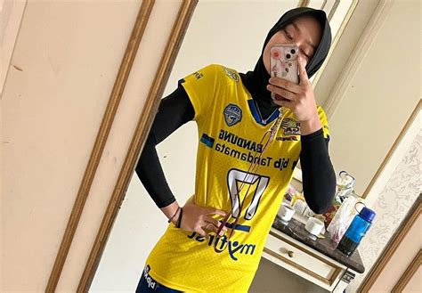 Wilda Siti Nurfadilah Lelang Jersey Penuh Sejarah Di Proliga 2022