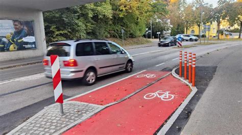 Der Umstrittene Radweg An Der Augsburger Stra E Ist Jetzt Fertig