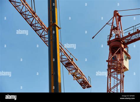 Construction Worker Dismantling Tower Crane Stock Photo Alamy