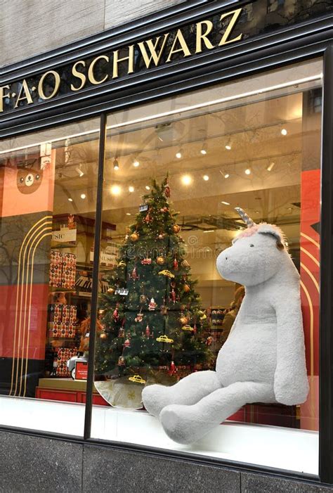 Christmas Showcase with Unicorn from Famous Toy Store FAO Schwarz Editorial Photo - Image of ...