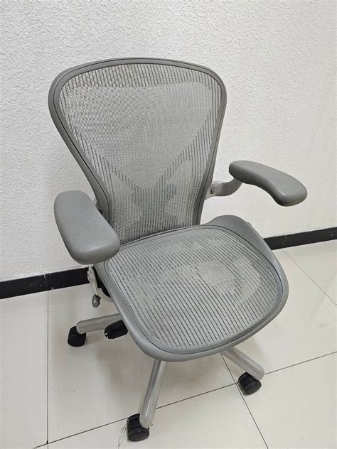 Herman Miller Aeron Chair Posturefit Fully Loaded Size B 傢俬＆家居 傢俬 椅子