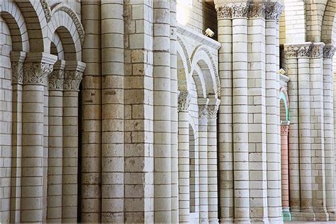 Dans La Nef De L Glise Abbatiale De L Abbaye Royale De Fontevraud