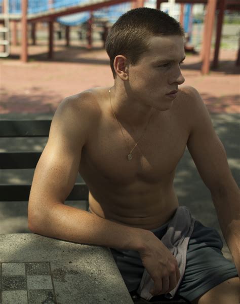 Harris Dickinson The Walthamstow Star Of Beach Rats Who Has Captivated Hollywood