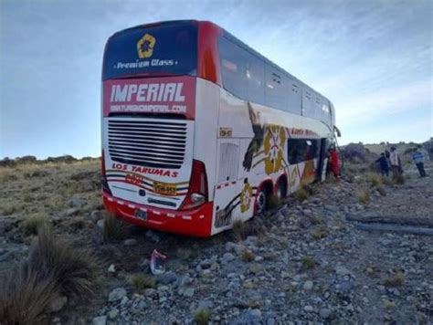 Carretera Central Choque De Bus Interprovincial Y Cami N Deja Un