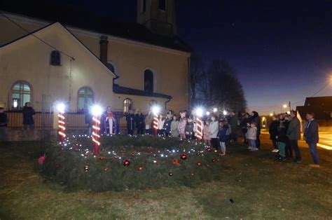 U Podravskim Sesvetama uz simboliku ljubavi upaljena četvrta adventska