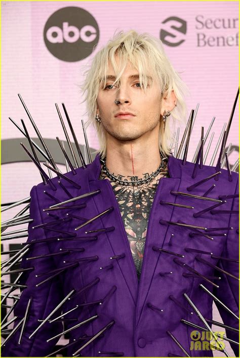 Machine Gun Kelly Wears Spiked Purple Suit For American Music Awards ...