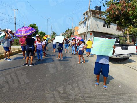 Bloquean Colonos La Carretera Cayaco Puerto Marqu S Para Exigir Agua