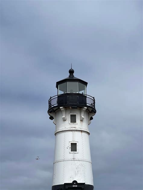 Canal Park lighthouse : r/minnesota