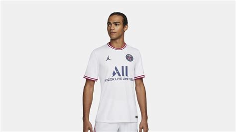 Nike Dévoile Le 4e Maillot De Football Du Psg Découvrez Le Sur Le Site Officiel