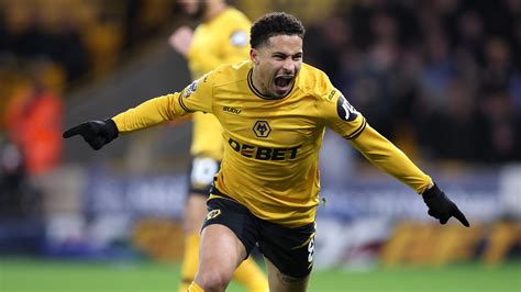 Wolverhampton Wanderers: Brazil midfielder Joao Gomes signs new five