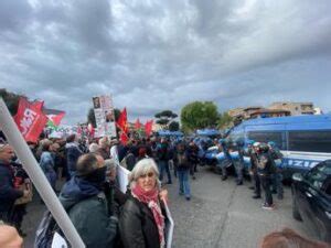 25 Aprile Cortei E Manifestazioni In Tutta Italia Strade Blindate A