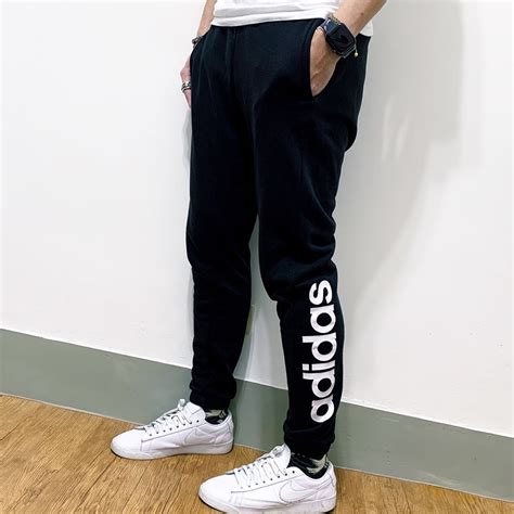 Adidas Essentials 經典復古 三線 Logo 縮口 運動 休閒 鬆緊 長褲 男版 黑色 S號 Dq3081 他的時尚 褲子