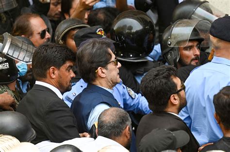 tribunal de pakistan concede la libertad bajo fianza durante dos