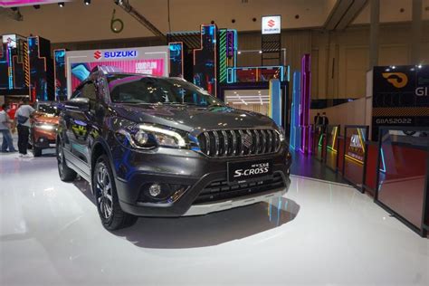 Merek Mobil Terlaris Januari November Toyota Dan Daihatsu