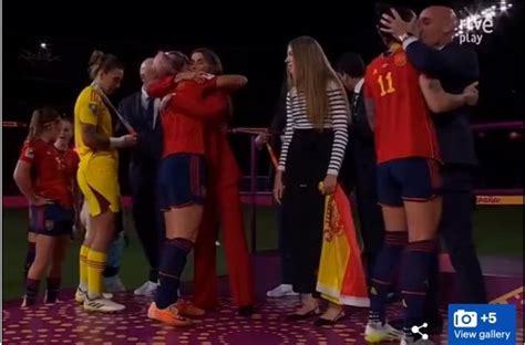 Spanish FA President Apologises for Kissing Jenni Hermoso after Spain's ...