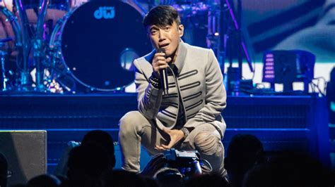 Journey lead singer Arnel Pineda hints at more band drama – 100.7 FM ...