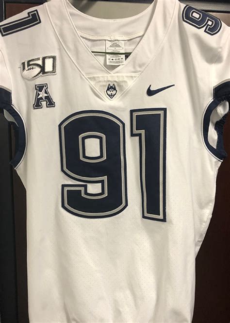 Uconn Huskies Unveil New Football Uniforms Sportslogos Net News