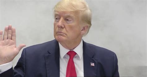 Un Video Muestra A Trump Invocar La Quinta Enmienda Cientos De Veces Al