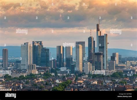 Skyline skyscraper hi-res stock photography and images - Alamy