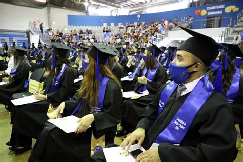 Regresan Las Ceremonias De Graduación Gaceta Uacj