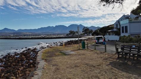 A Year Of Beach Walks In Gordons Bay 2018 12 31 An Exploring South