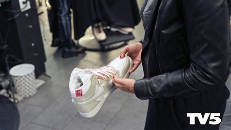 La Culture Des Sneakers Dans Les Barbershops Tenir Salon Extrait