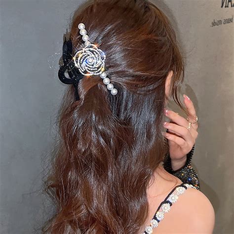 Elegant Camellia Hair Clip ApolloBox