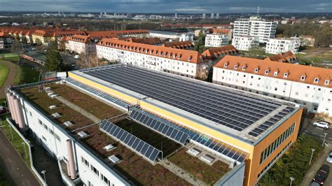 Solar Auf Halleschen D Chern Robert Koch Schwimmhalle Versorgt Sich