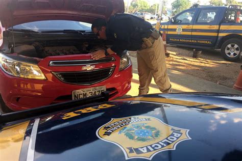 Porto Velho PRF prende duas irmãs em carro roubado na BR 364