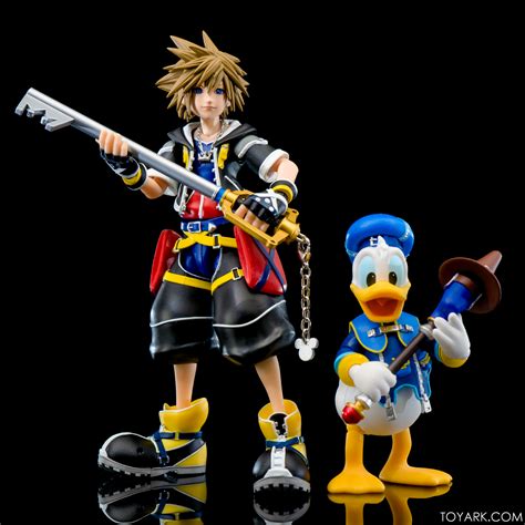 Sh Figuarts Donald Duck And Sora From Kingdom Hearts In Hand The