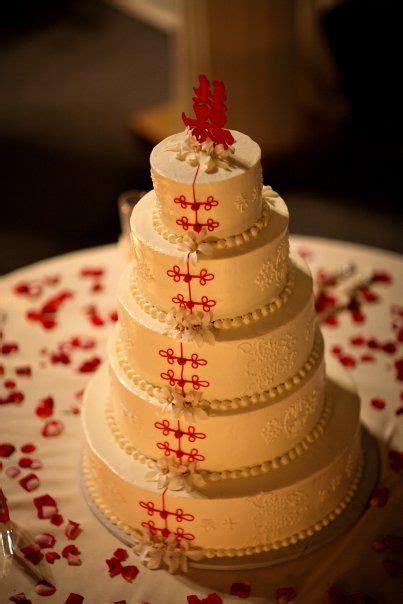 Chinese decorated wedding cake