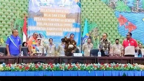 Layani Masyarakat Sekda Raja Ampat Launching Proyek Perubahan