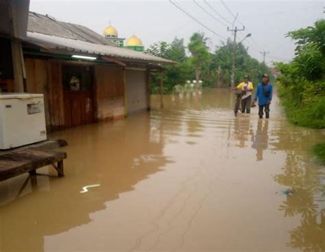 Banjir Rendam 352 Rumah Warga Di Karawang Okezone News