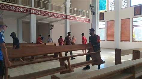 Karya Bakti Babinsa Bersama Warga Bersihkan Gereja Top Sumbar