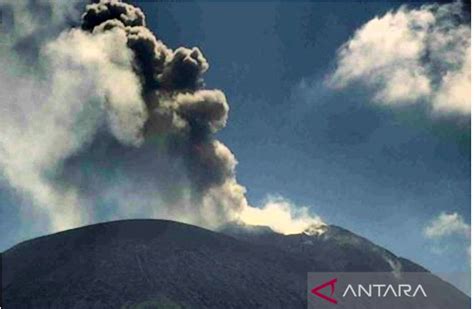 Gunung Ili Lewotolok Di Lembata NTT Meletus Waspada