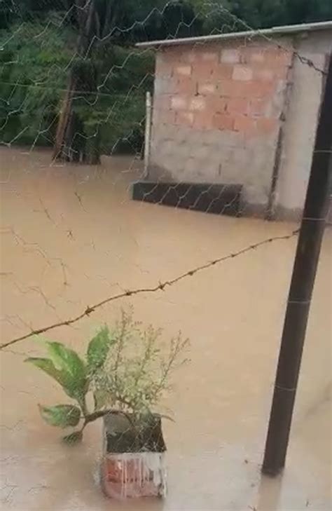 Um ano depois Colônia Santa Isabel volta a ficar alagada em Betim na