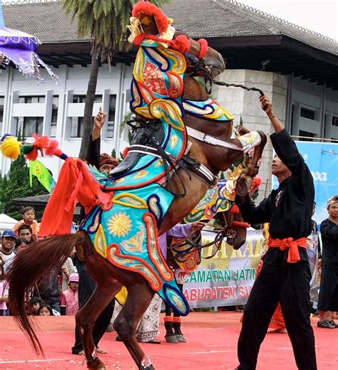 Kuda Renggong Kesenian Indonesia Melestarikan Budaya Indonesia