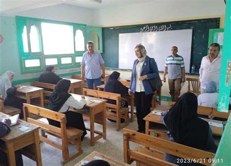 طلاب الثانوية الأزهرية بالإسكندرية يؤدون امتحان مادة النحو المصري اليوم